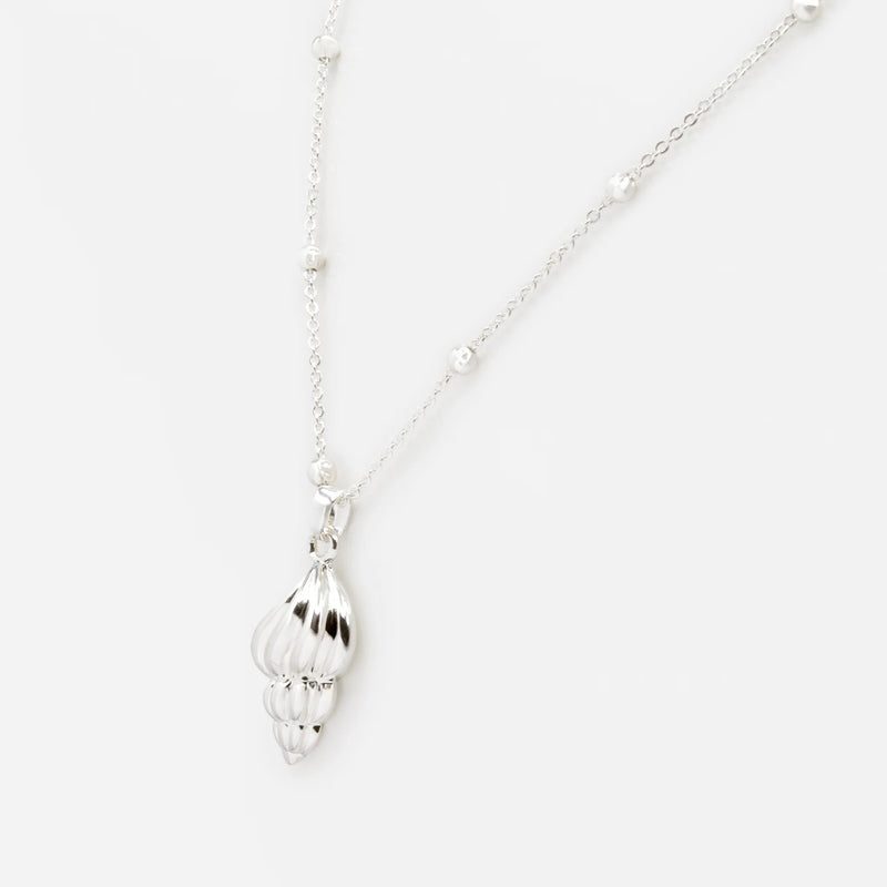 Collier argenté coquillage
