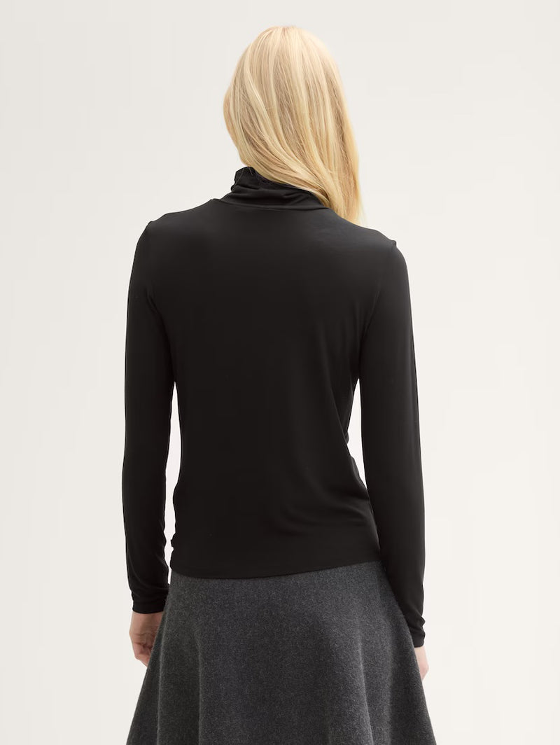 Turtleneck sweater in LENZING™ EcoVero™ - Black