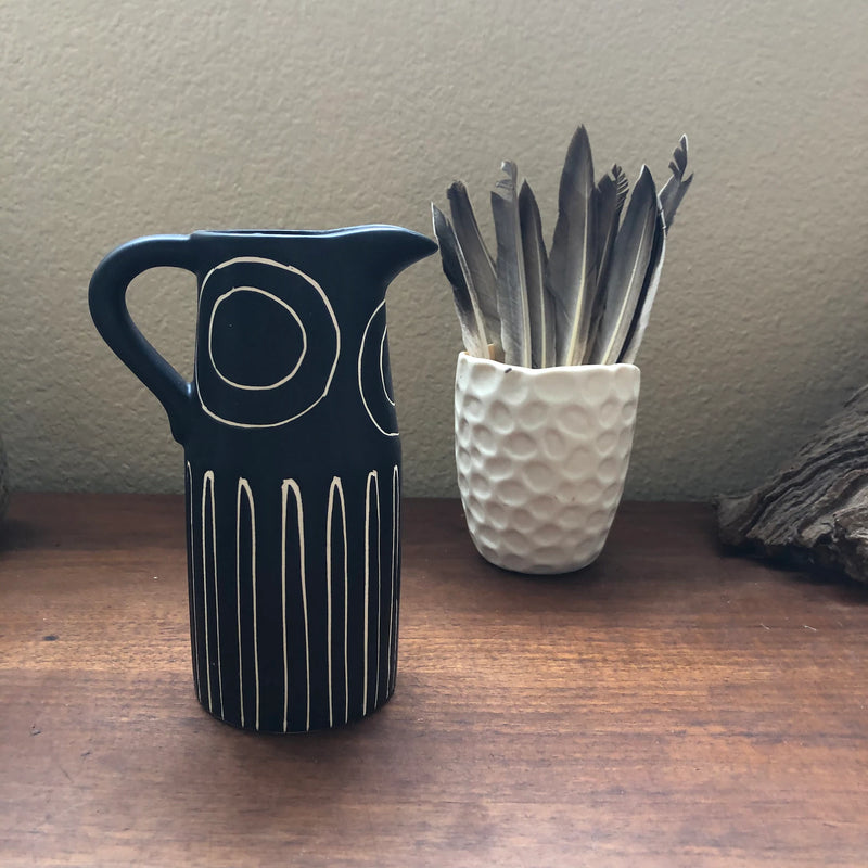 Vase pichet en grès à motif- Noir