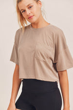 Chandail crop avec poche carré- kaki